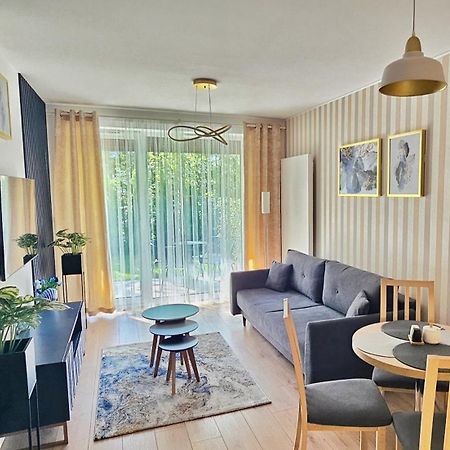 Apartament Whiteblue Kolobrzeg Z Duzym Ogrodkiem - 100 M Od Plazy! Whiteblue Kolberg Apartment Mit Grossem Garten - 100 M Vom Strand Entfernt! Whiteblue Kolobrzeg Apartman S Velkou Zahradou - 100 M Od Plaze! Dış mekan fotoğraf