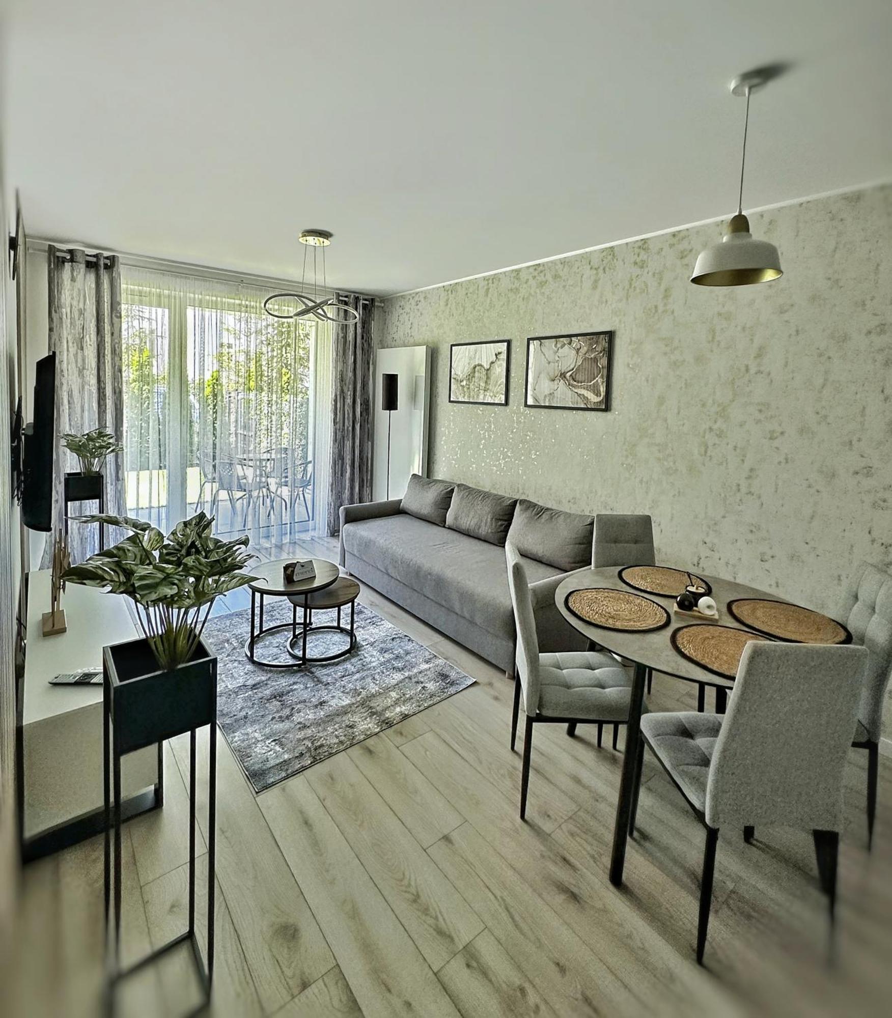 Apartament Whiteblue Kolobrzeg Z Duzym Ogrodkiem - 100 M Od Plazy! Whiteblue Kolberg Apartment Mit Grossem Garten - 100 M Vom Strand Entfernt! Whiteblue Kolobrzeg Apartman S Velkou Zahradou - 100 M Od Plaze! Dış mekan fotoğraf